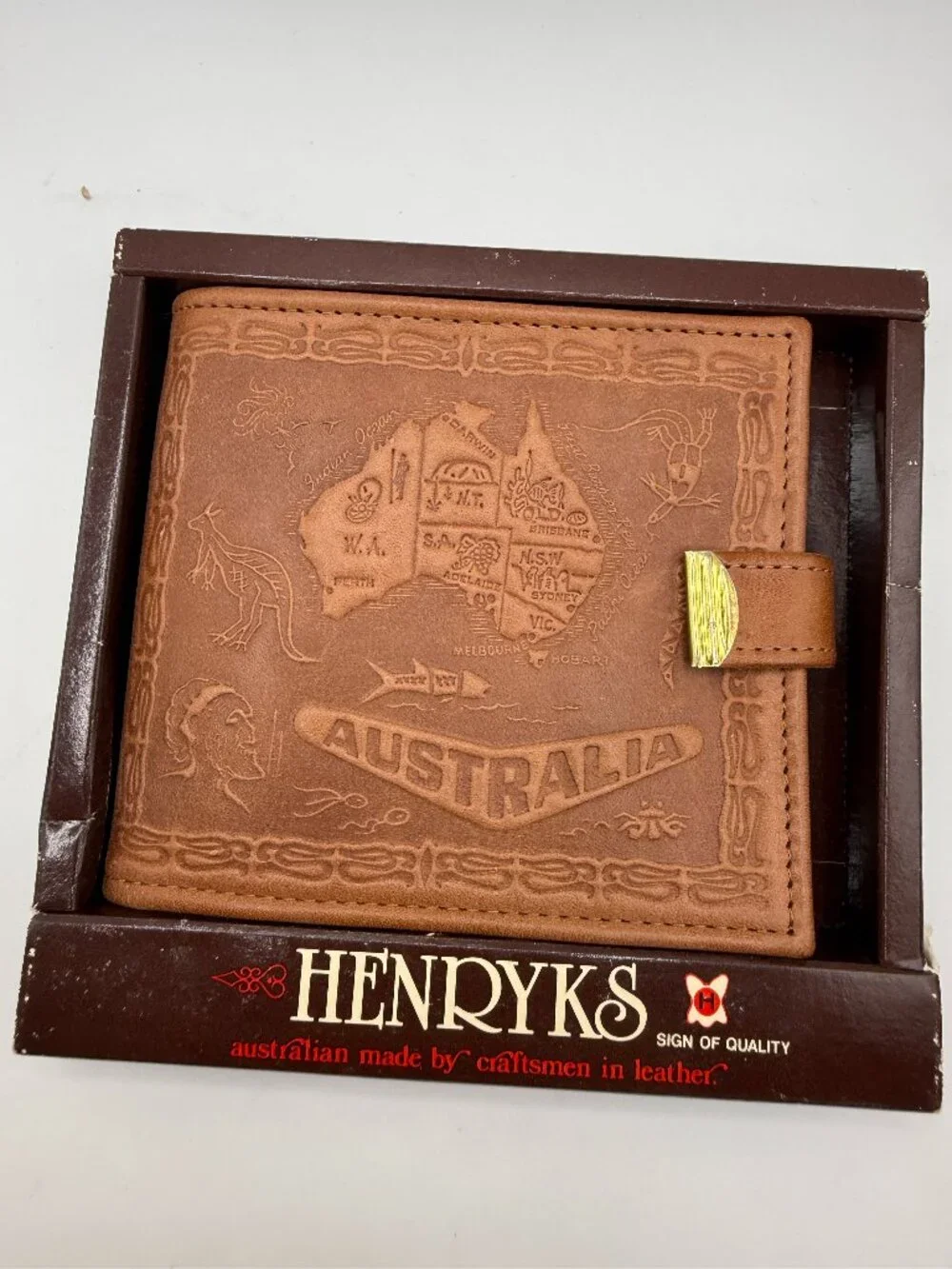 NIB Vintage Henryks Australian Handcrafted Leather Wallet